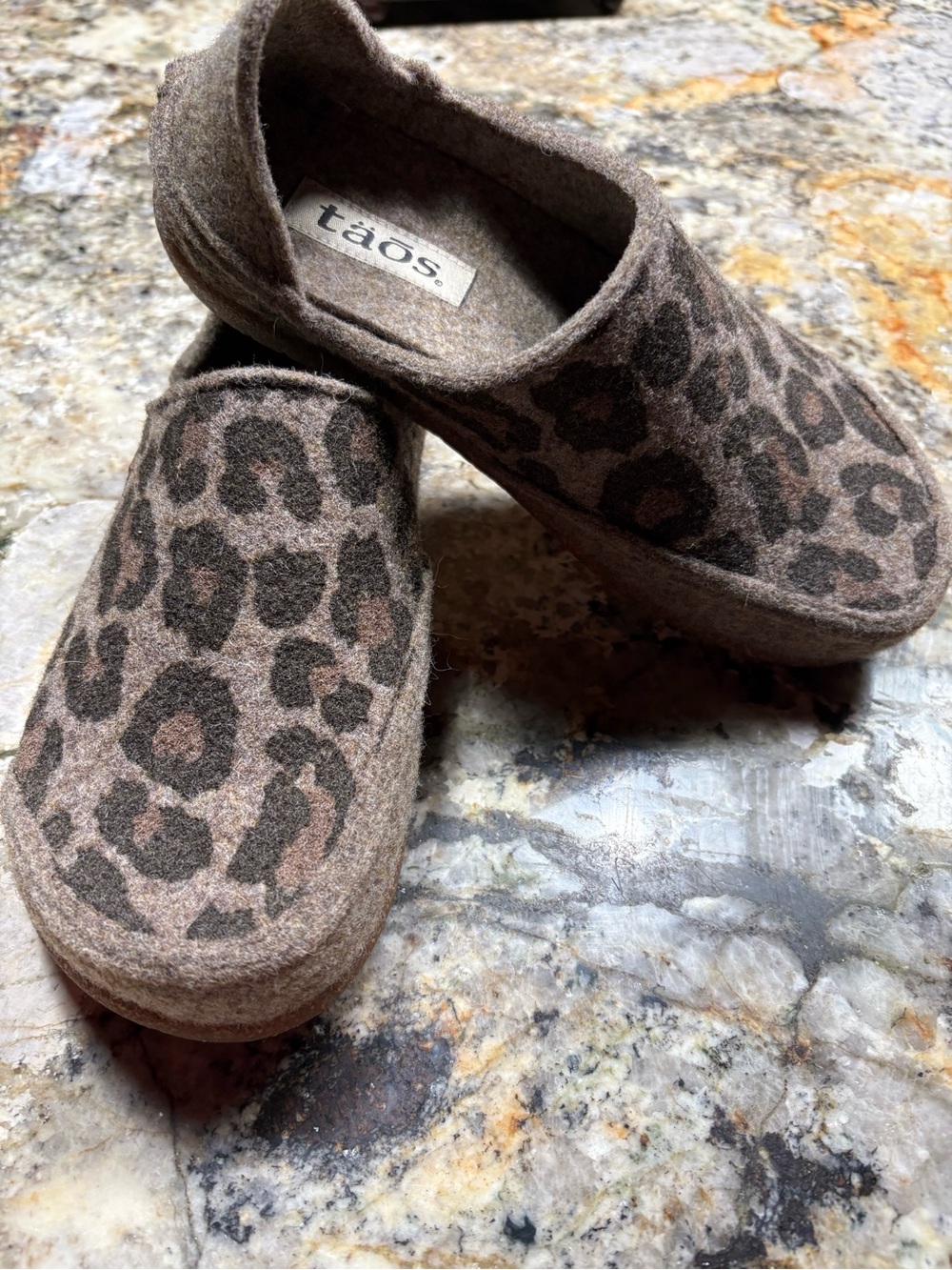 Taos Footwear Kids Leopard Print Wool Slip-On Clog - Brown
